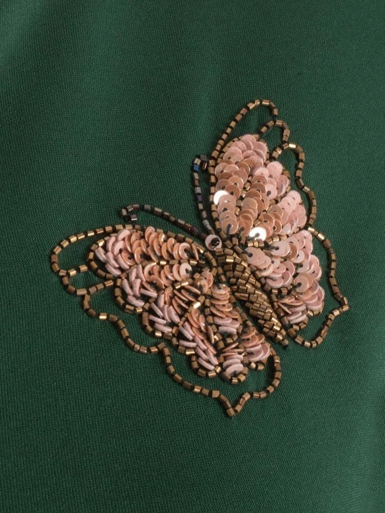 Hand vs. Machine Sequin Embroidery: A Manufacturer's Decisive Comparison